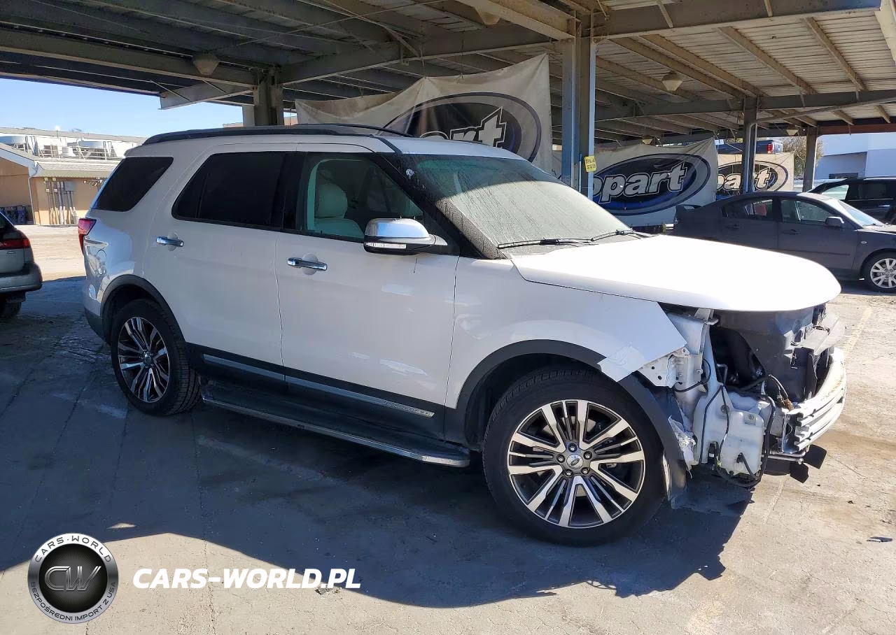 2016 Ford Explorer Platinum VIN:1FM5K8HT0GGC59646 - 4