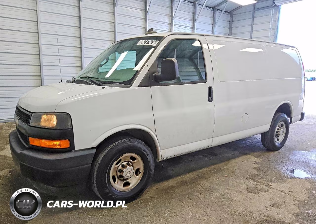 2018 Chevrolet Express G2500 VIN:1GCWGAFP5J1227681 - 1