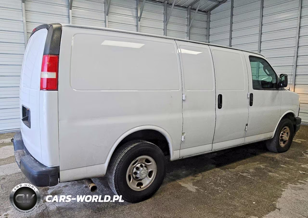2018 Chevrolet Express G2500 VIN:1GCWGAFP5J1227681 - 3