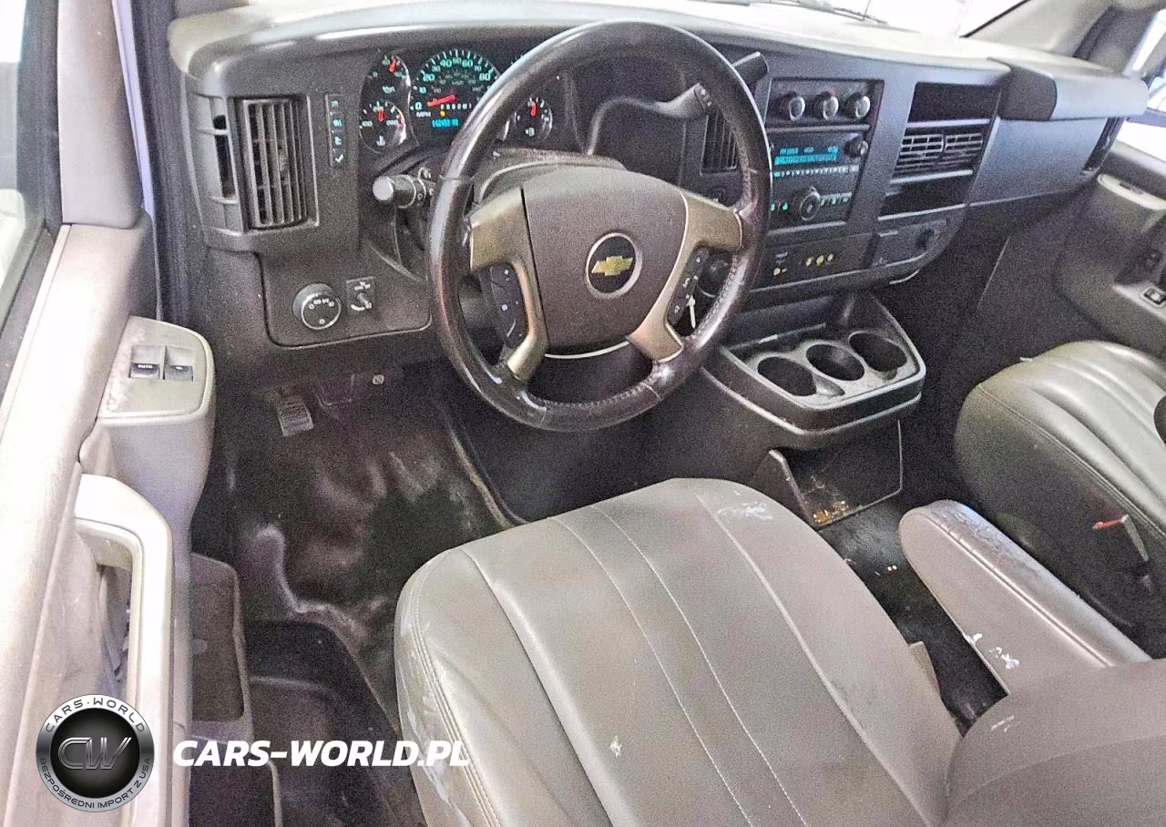 2018 Chevrolet Express G2500 VIN:1GCWGAFP5J1227681 - 8