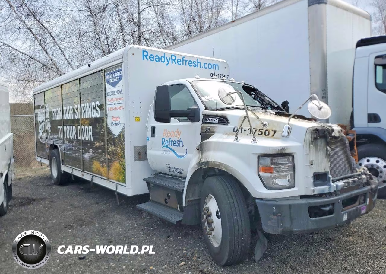 2017 Ford F750 Super Duty Delivery Truck