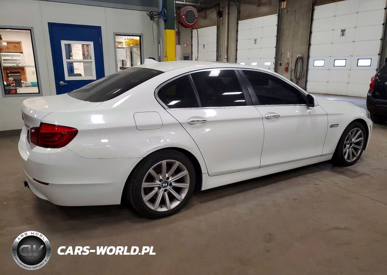 2013 BMW 528 I VIN:WBAXG5C57DDY32347 - 3