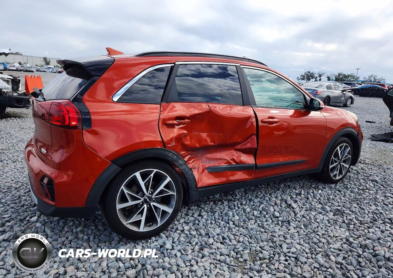 2022 Kia Niro Touring Special Edition VIN:KNDCC3LC8N5495263 - 3