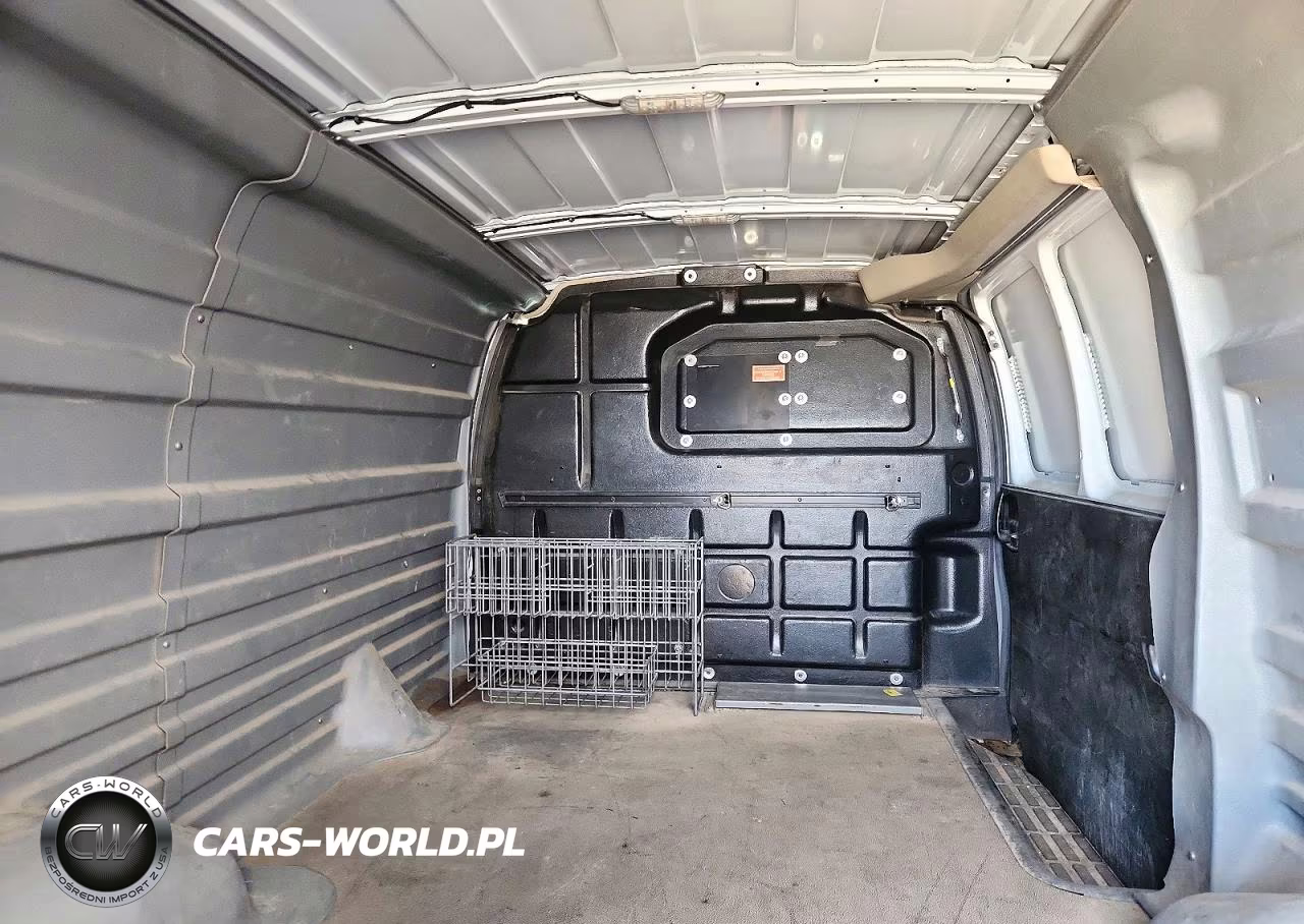 2019 Chevrolet Express 2500 Cargo Delivery Van VIN:1GCWGAF1XK1217855 - 10