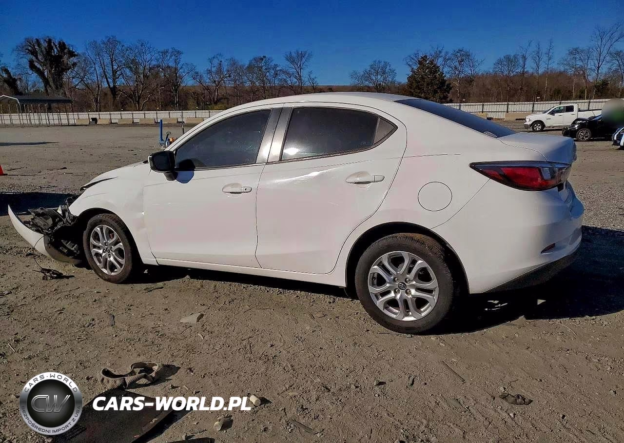 2018 Toyota Yaris Ia VIN:3MYDLBYV2JY300944 - 2