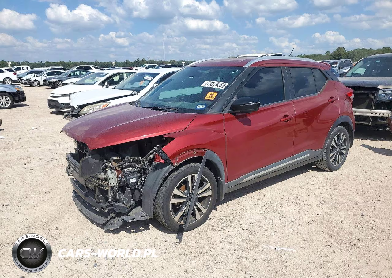 2019 Nissan Kicks Sr VIN:3N1CP5CU3KL543615 - 1