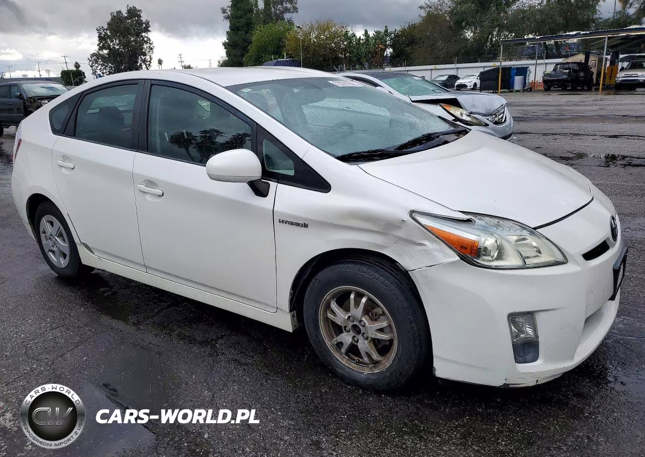 2011 Toyota Prius Four VIN:JTDKN3DU8B0264093 - 4