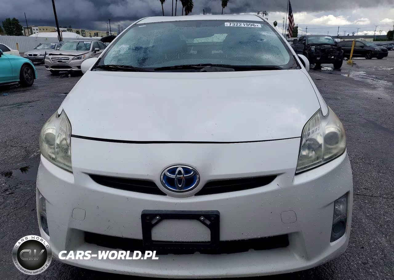 2011 Toyota Prius Four VIN:JTDKN3DU8B0264093 - 5