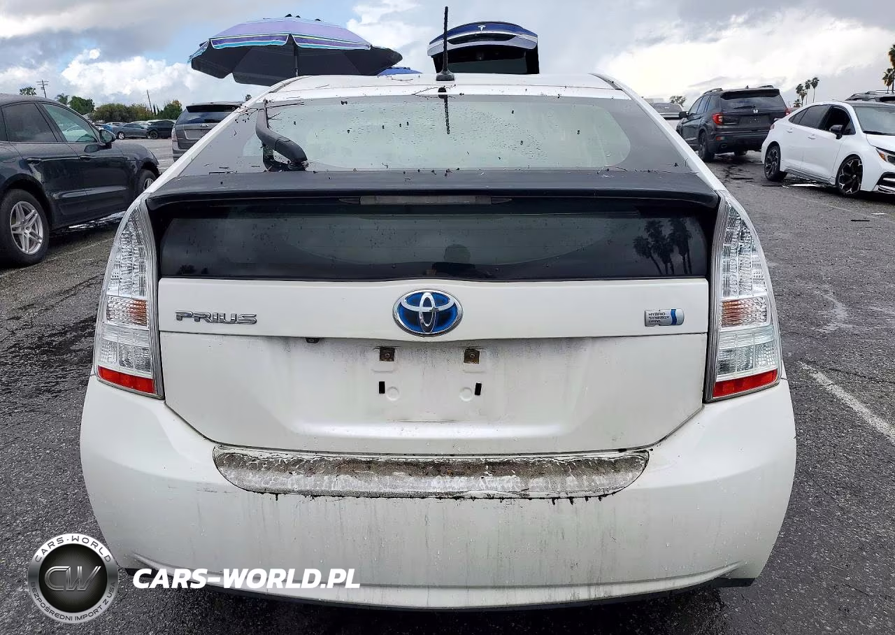2011 Toyota Prius Four VIN:JTDKN3DU8B0264093 - 6