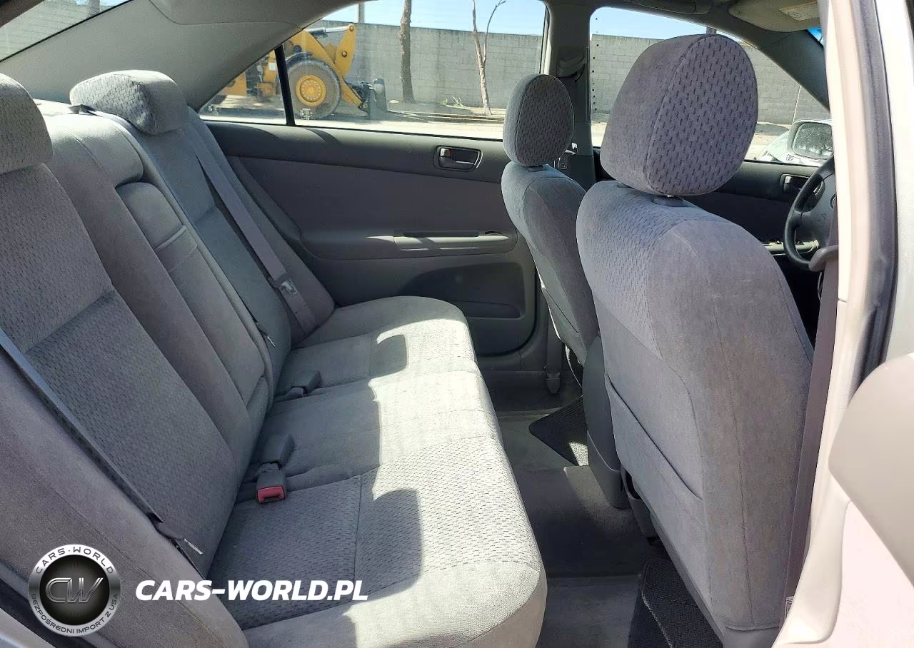 2003 Toyota Camry Le VIN:JTDBE32K030147000 - 10