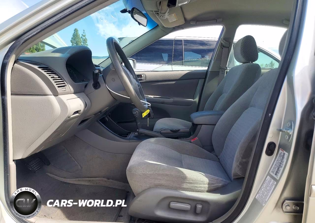 2003 Toyota Camry Le VIN:JTDBE32K030147000 - 7