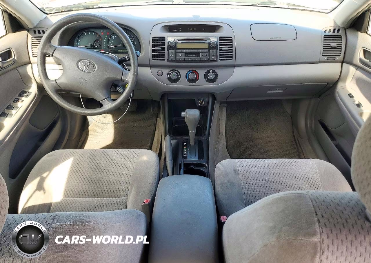 2003 Toyota Camry Le VIN:JTDBE32K030147000 - 8