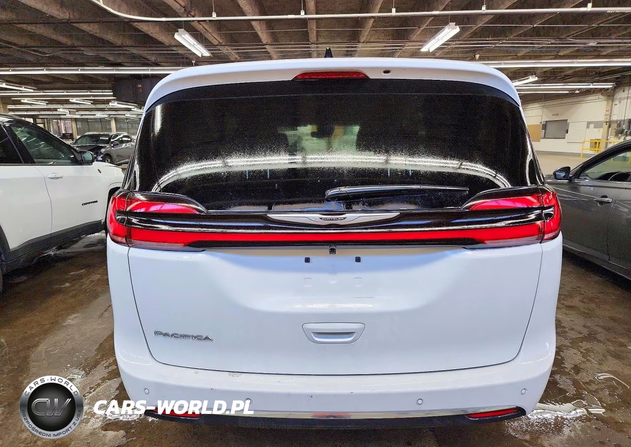 2026 Chrysler Pacifica Select VIN:2C4RC1BGXTR261340 - 6