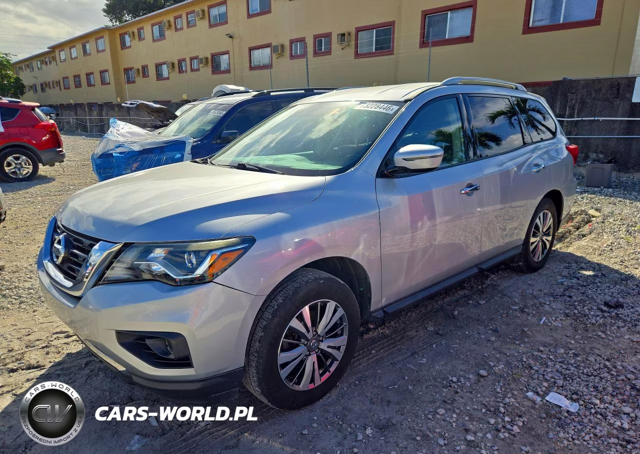2020 Nissan Pathfinder Sv