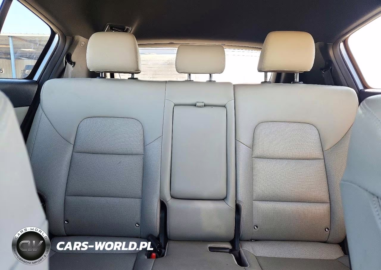 2020 Kia Sportage S VIN:KNDP63ACXL7779202 - 10