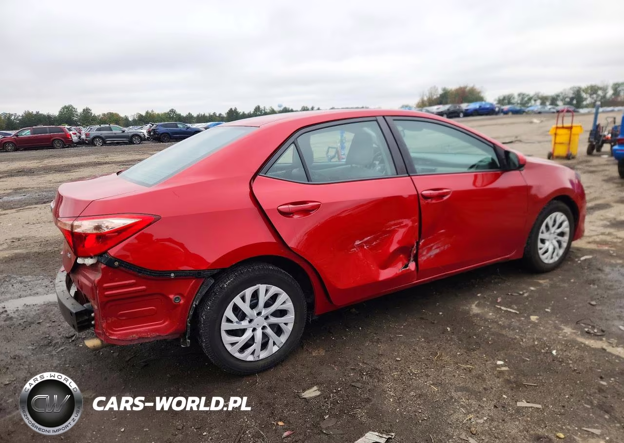 2017 Toyota Corolla Le VIN:2T1BURHE8HC800130 - 3
