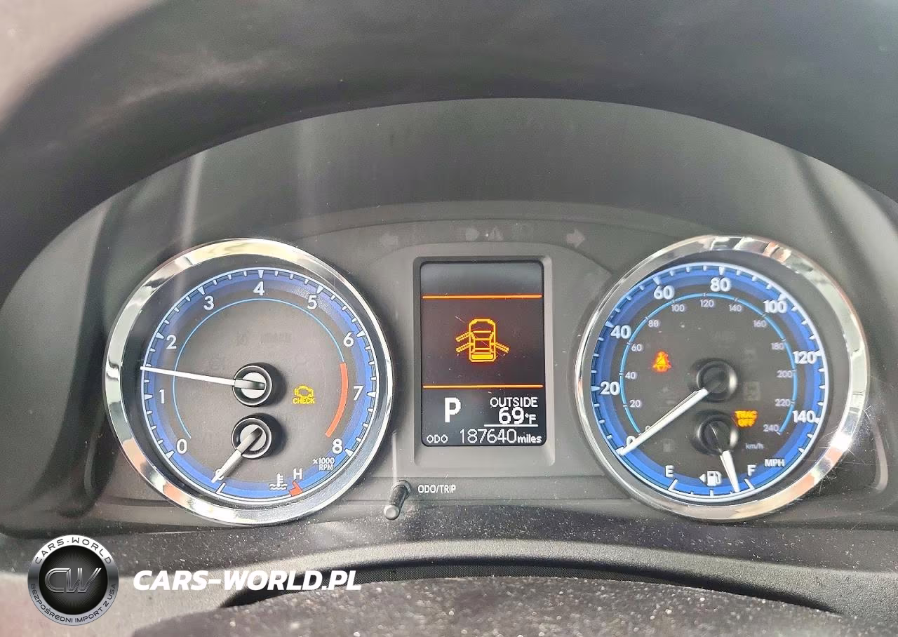 2017 Toyota Corolla Le VIN:2T1BURHE8HC800130 - 9