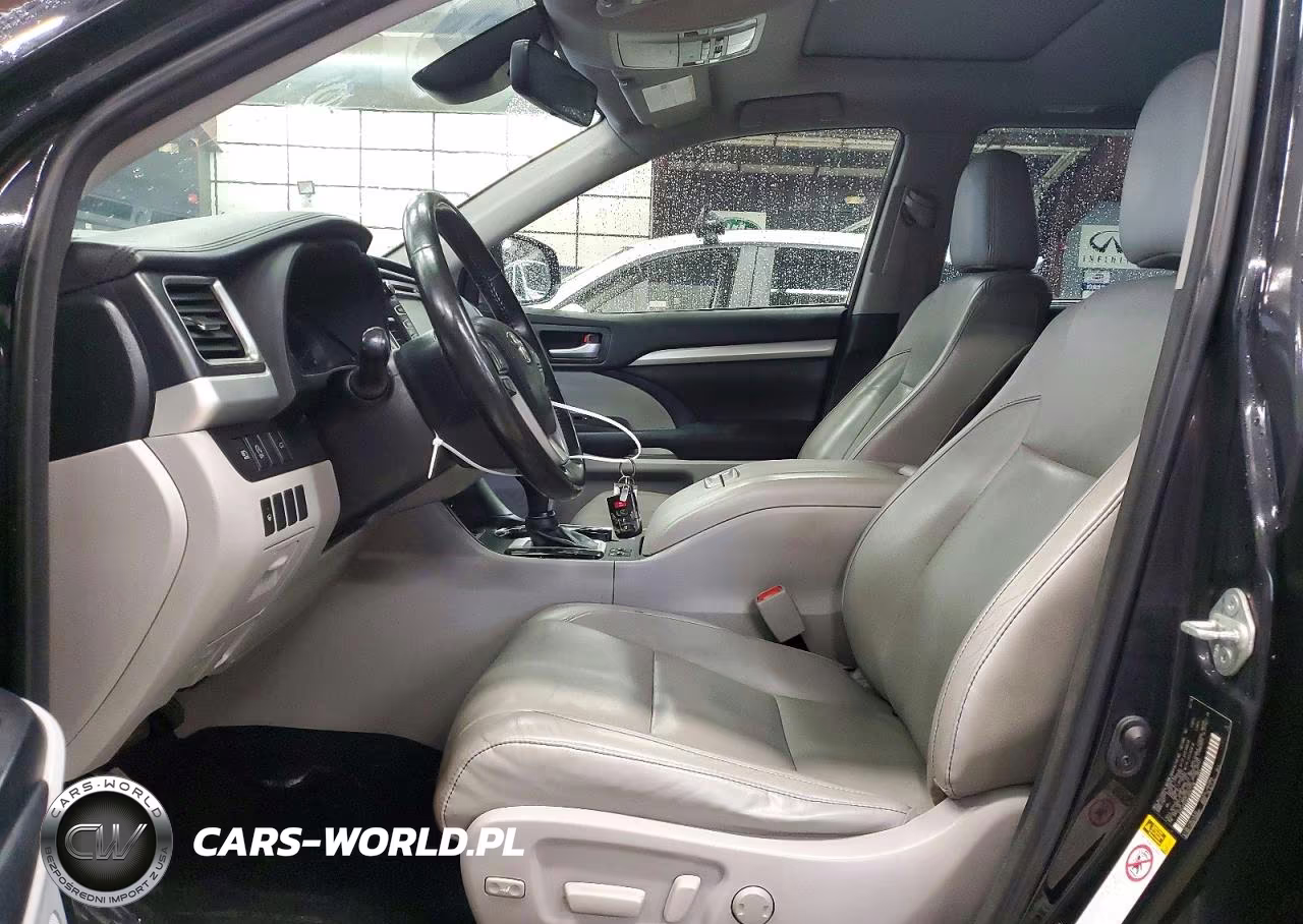 2018 Toyota Highlander Xle VIN:5TDJZRFH2JS547118 - 7
