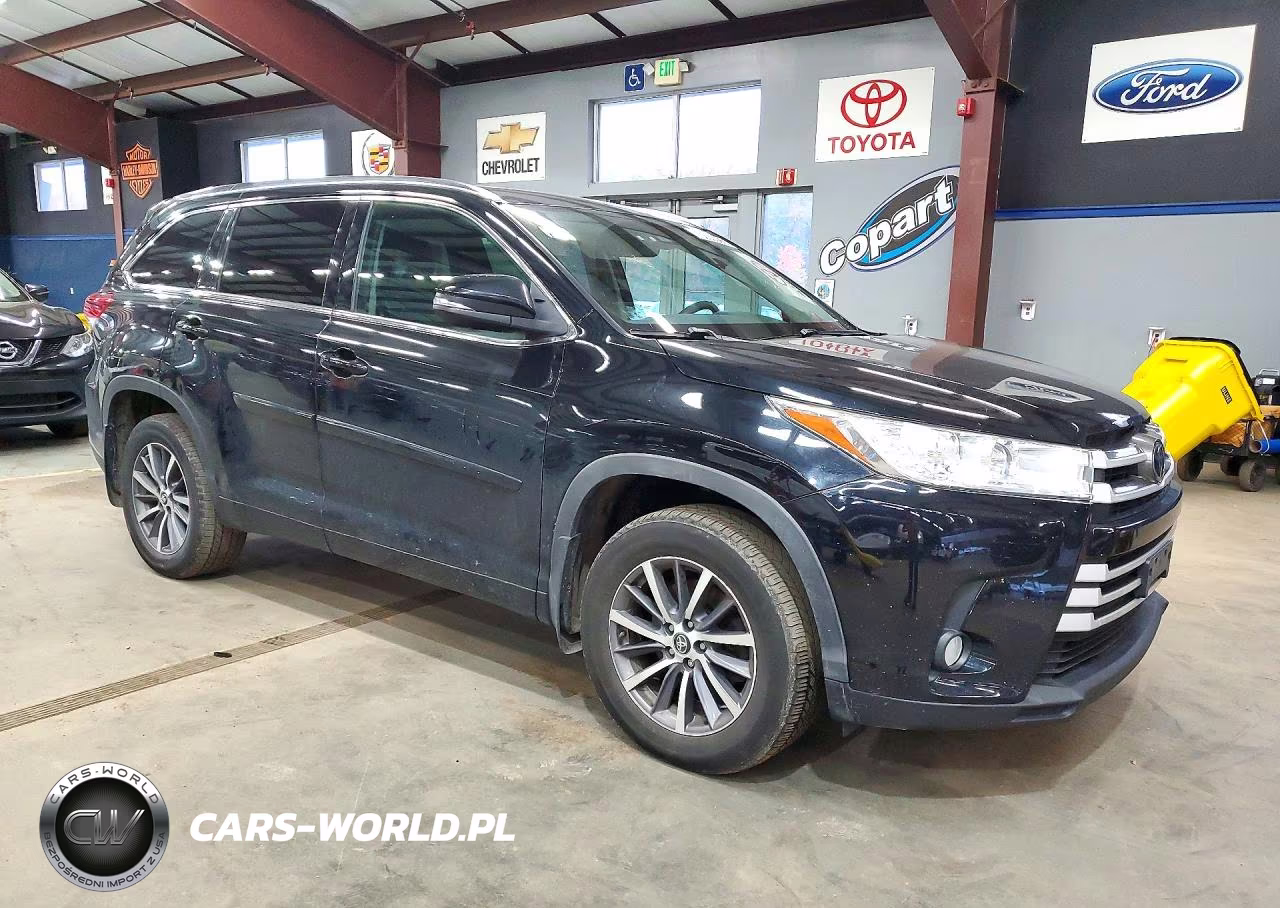 2017 Toyota Highlander Xle VIN:5TDJZRFH1HS426414 - 4