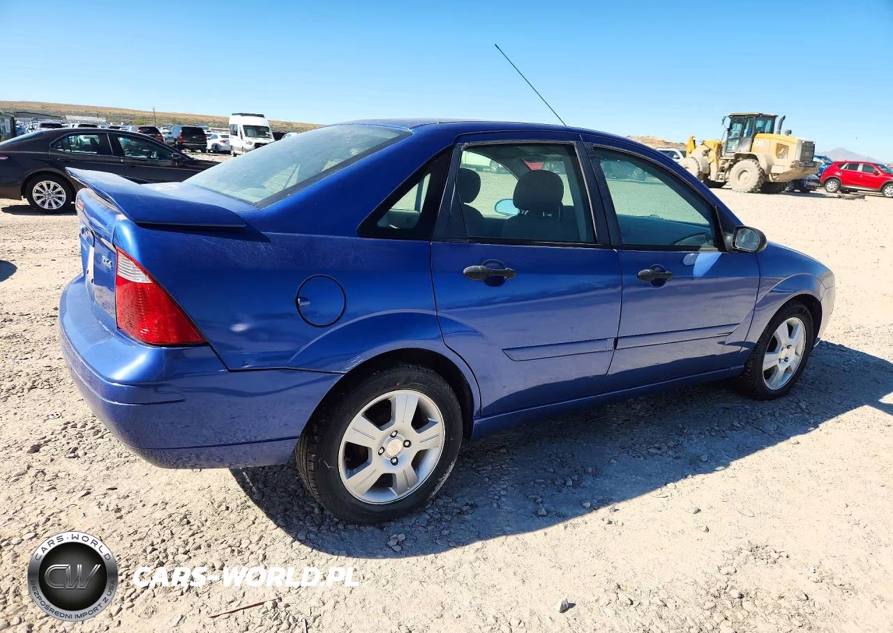 2005 Ford Focus Zx4 VIN:1FAHP34N75W282802 - 3