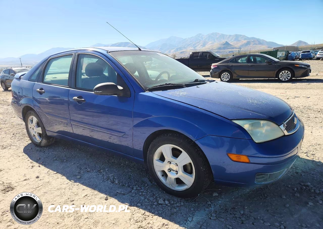 2005 Ford Focus Zx4 VIN:1FAHP34N75W282802 - 4