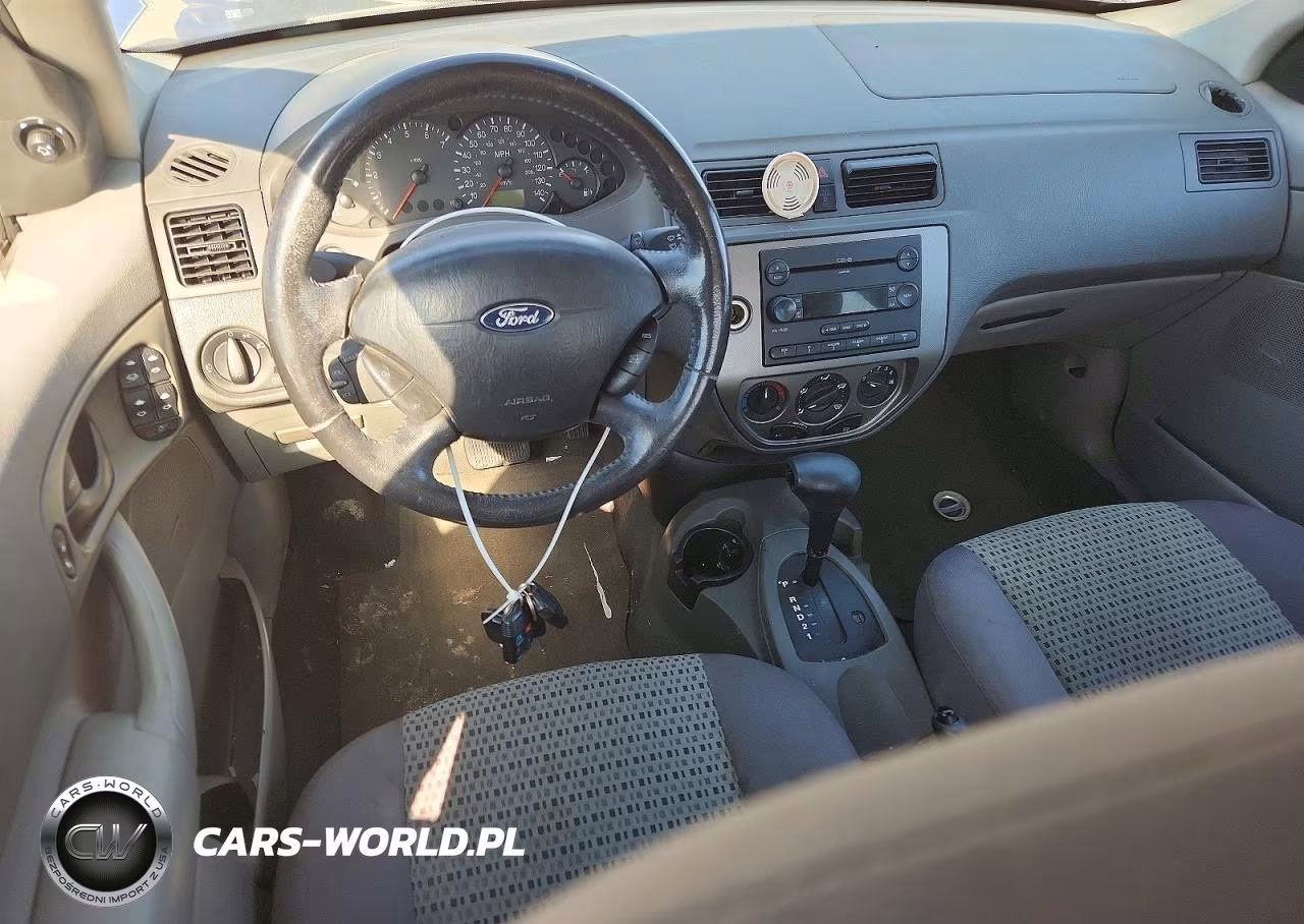 2005 Ford Focus Zx4 VIN:1FAHP34N75W282802 - 8