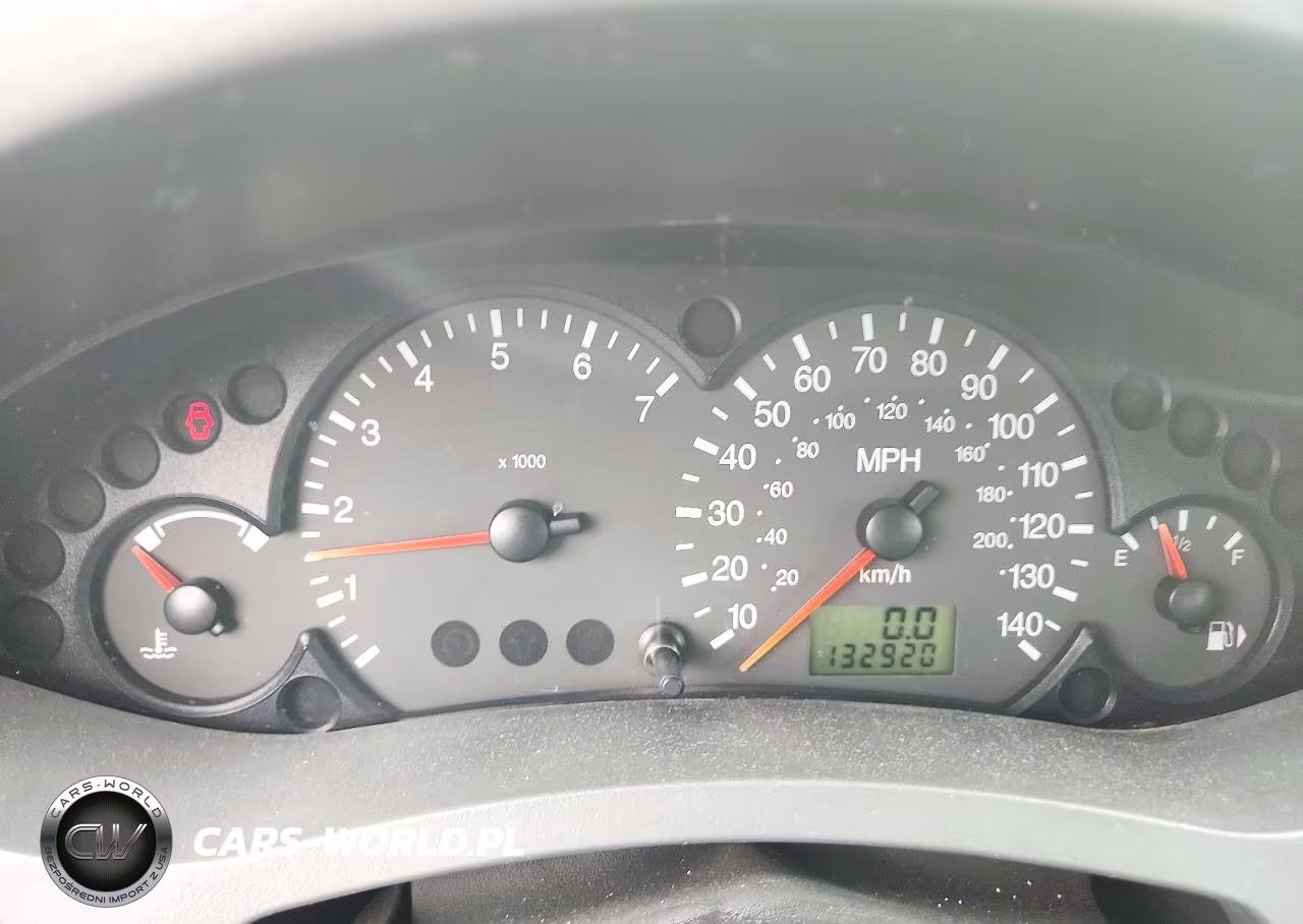 2005 Ford Focus Zx4 VIN:1FAHP34N75W282802 - 9