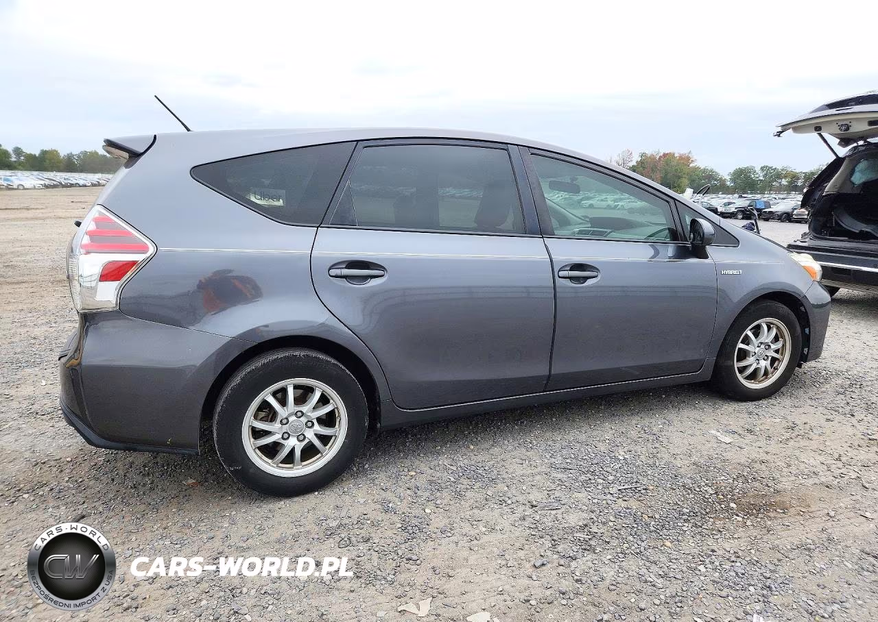 2017 Toyota Prius V Three VIN:JTDZN3EU9HJ067319 - 3