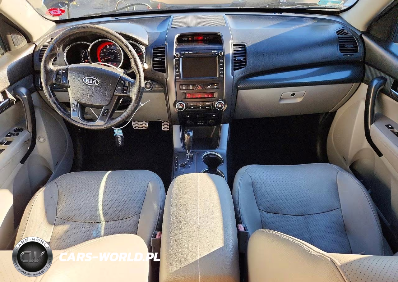 2011 Kia Sorento VIN:5XYKW4A23BG108897 - 8