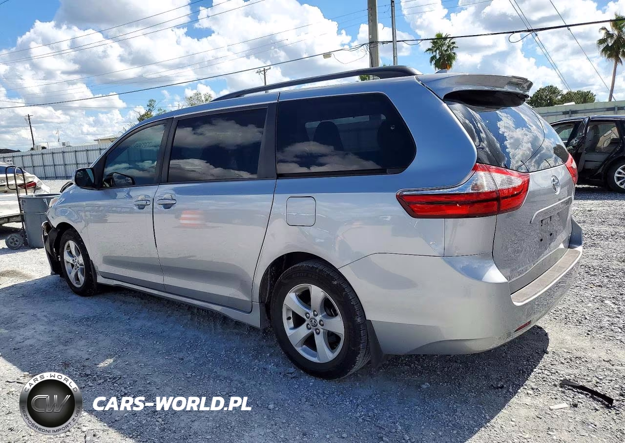 2018 Toyota Sienna Le VIN:5TDKZ3DC1JS937636 - 2