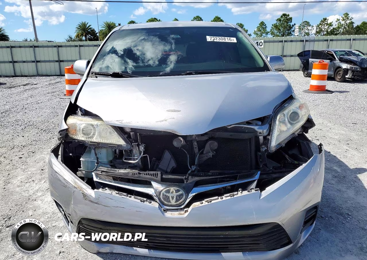 2018 Toyota Sienna Le VIN:5TDKZ3DC1JS937636 - 5
