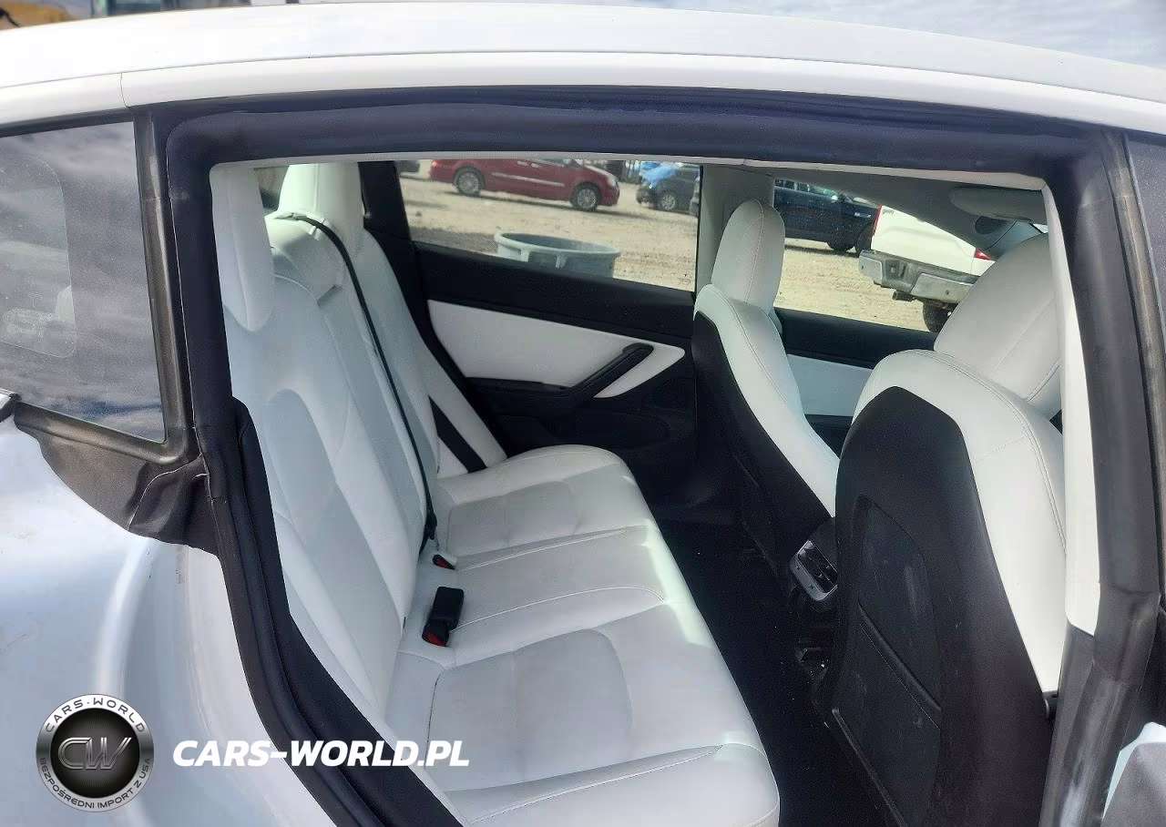 2019 Tesla Model 3 VIN:5YJ3E1EB7KF454684 - 10