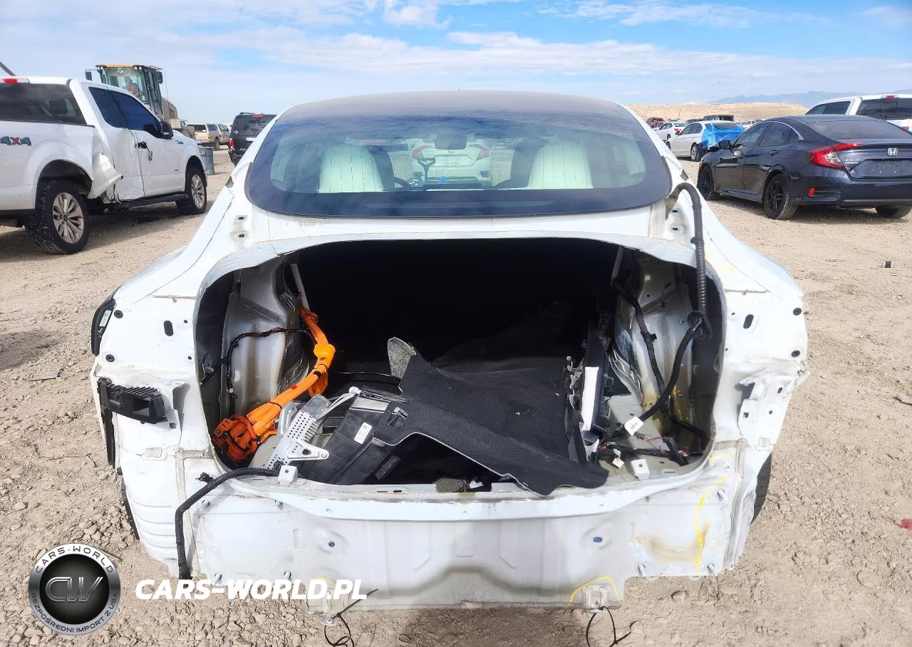 2019 Tesla Model 3 VIN:5YJ3E1EB7KF454684 - 6