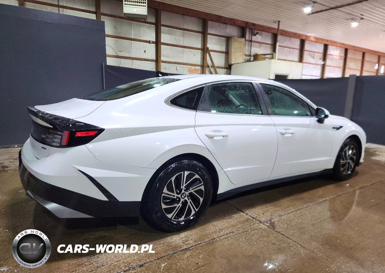 2026 Hyundai Sonata Hybrid Blue VIN:KMHL24JJXTA175033 - 3