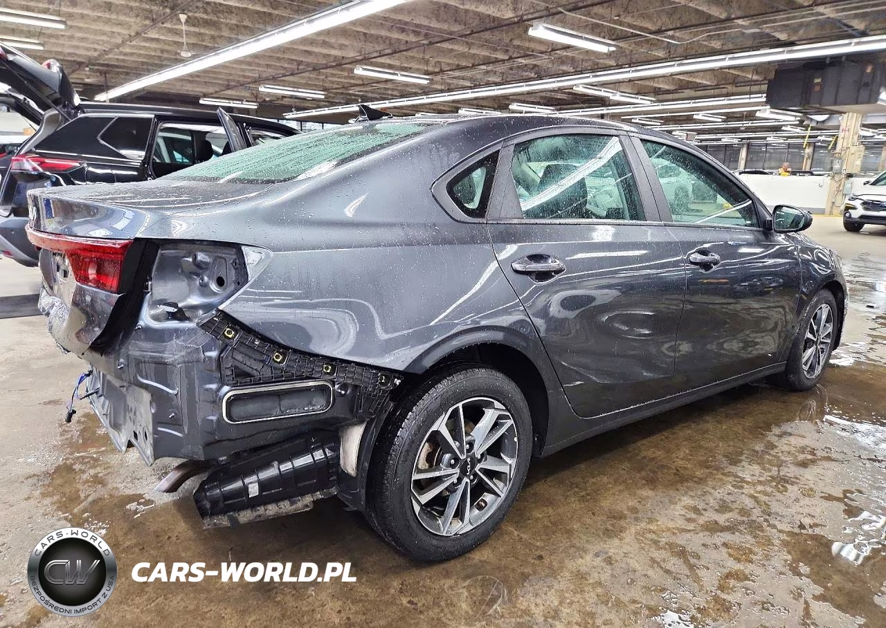 2024 Kia Forte Lxs VIN:3KPF24AD1RE774176 - 3