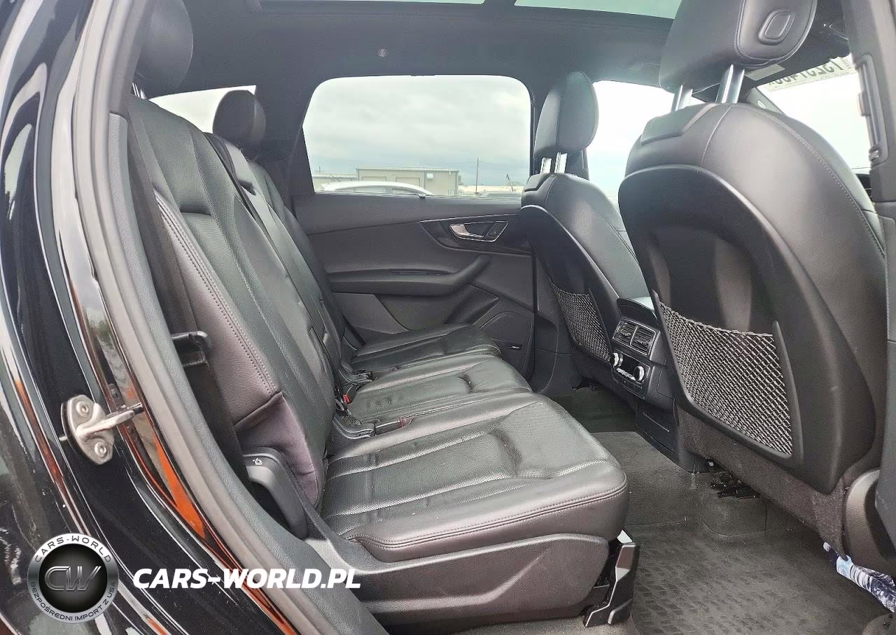 2017 Audi Q7 Prestige VIN:WA1VAAF77HD035808 - 11