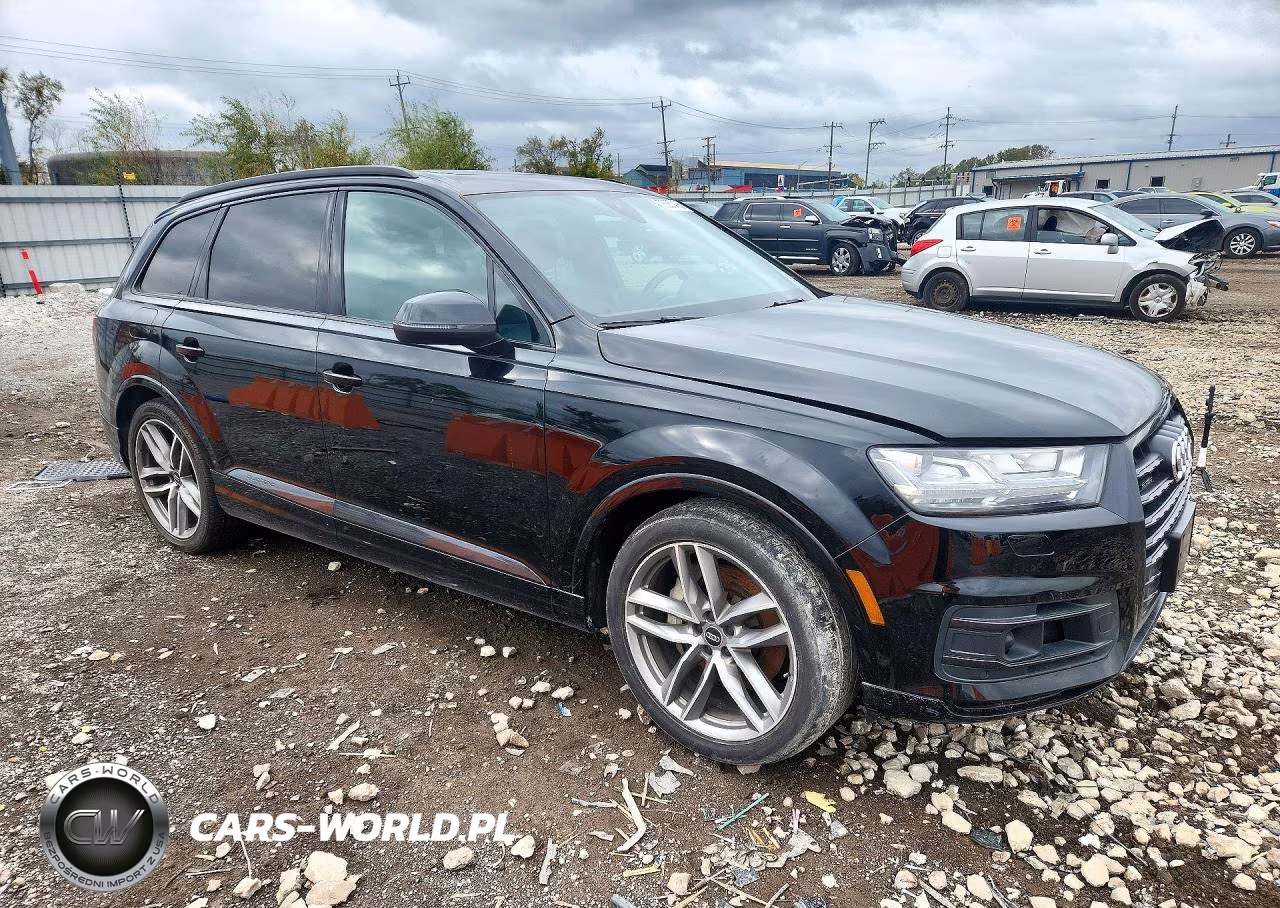 2017 Audi Q7 Prestige VIN:WA1VAAF77HD035808 - 4