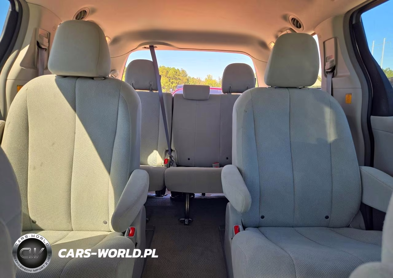 2013 Toyota Sienna L 7-Passenger VIN:5TDZK3DC2DS386382 - 10