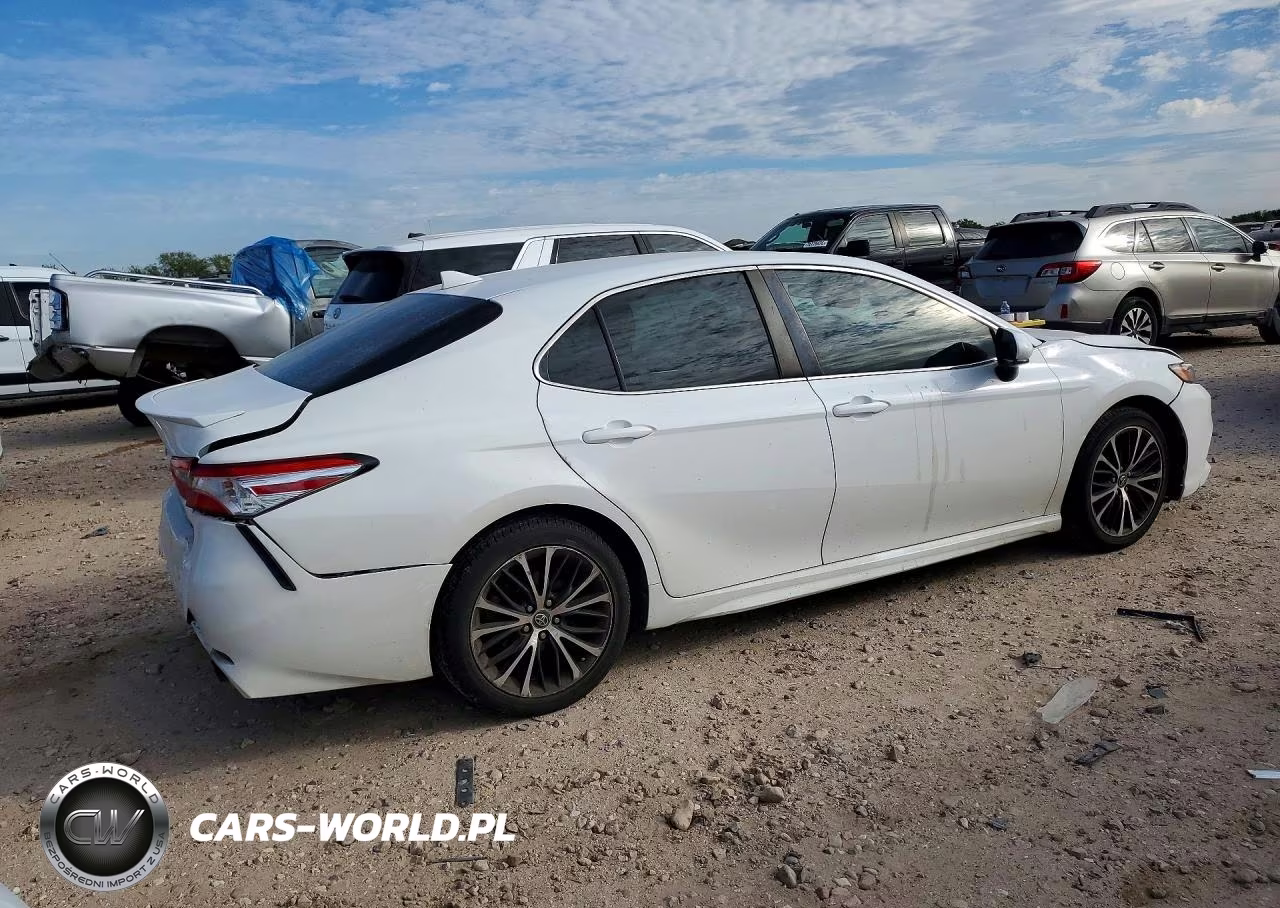 2020 Toyota Camry VIN:4T1G11AK7LU335332 - 3