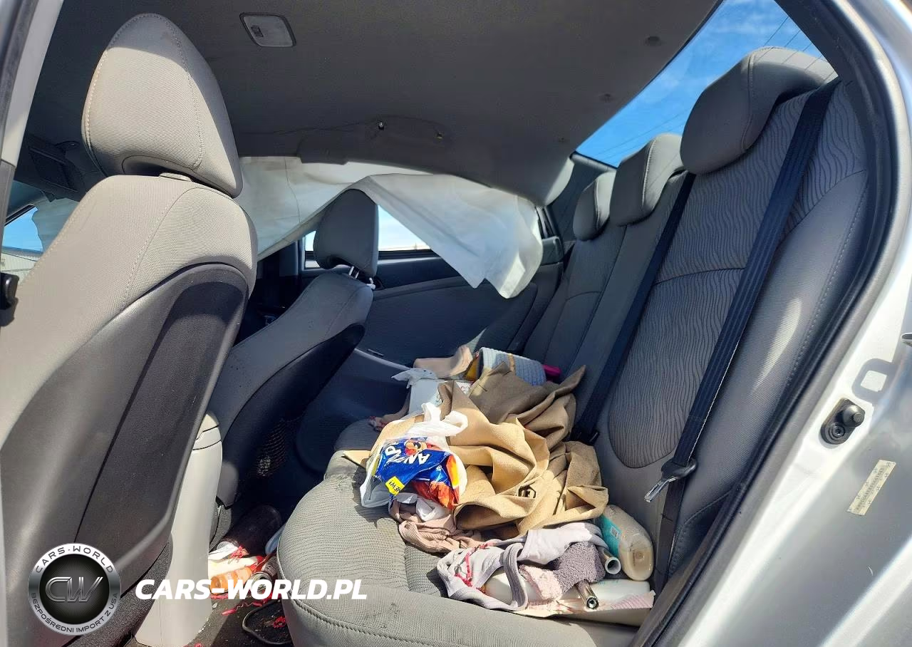 2013 Hyundai Accent Gls VIN:KMHCU4AE8DU441663 - 10