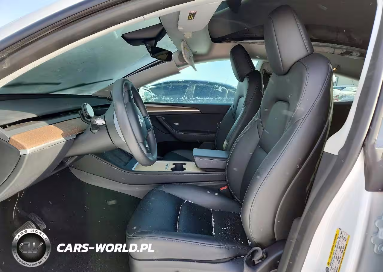 2024 Tesla Model Y VIN:7SAYGDEDXRF186701 - 7