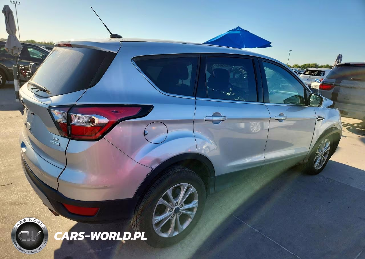 2017 Ford Escape Se VIN:1FMCU0GD3HUD83104 - 3