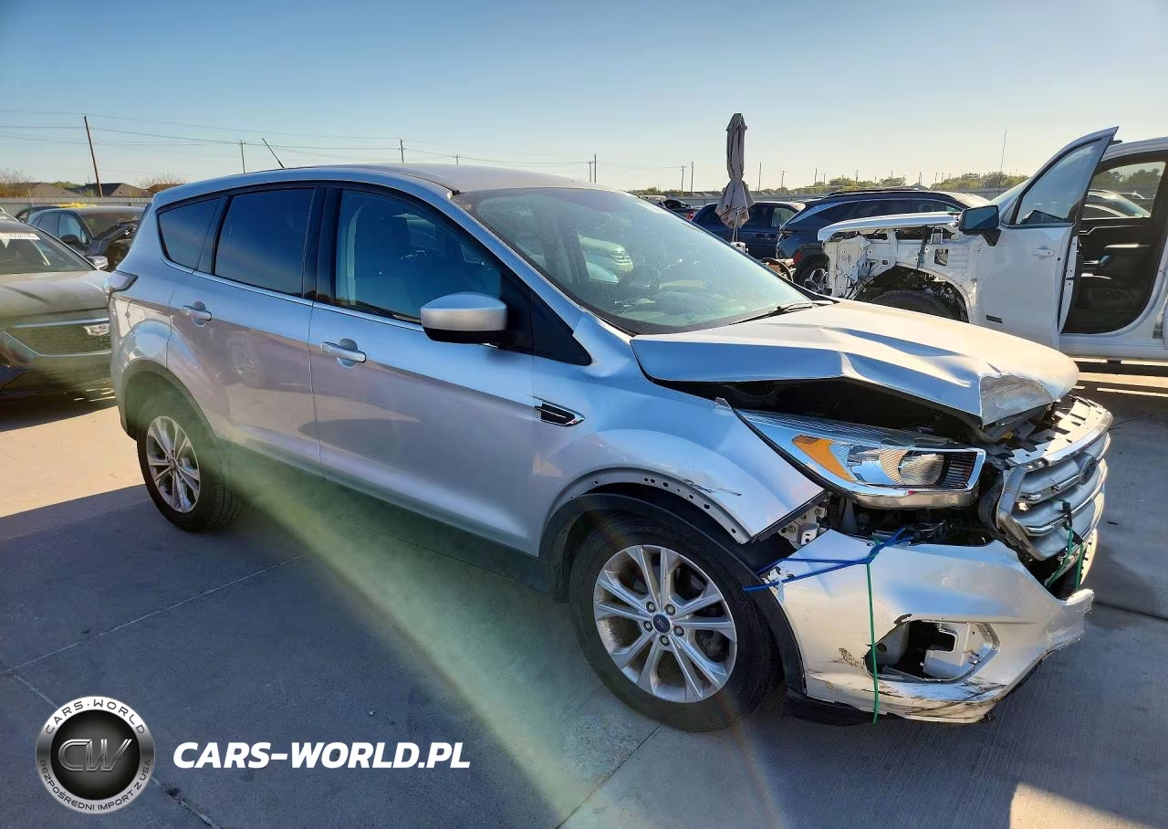 2017 Ford Escape Se VIN:1FMCU0GD3HUD83104 - 4
