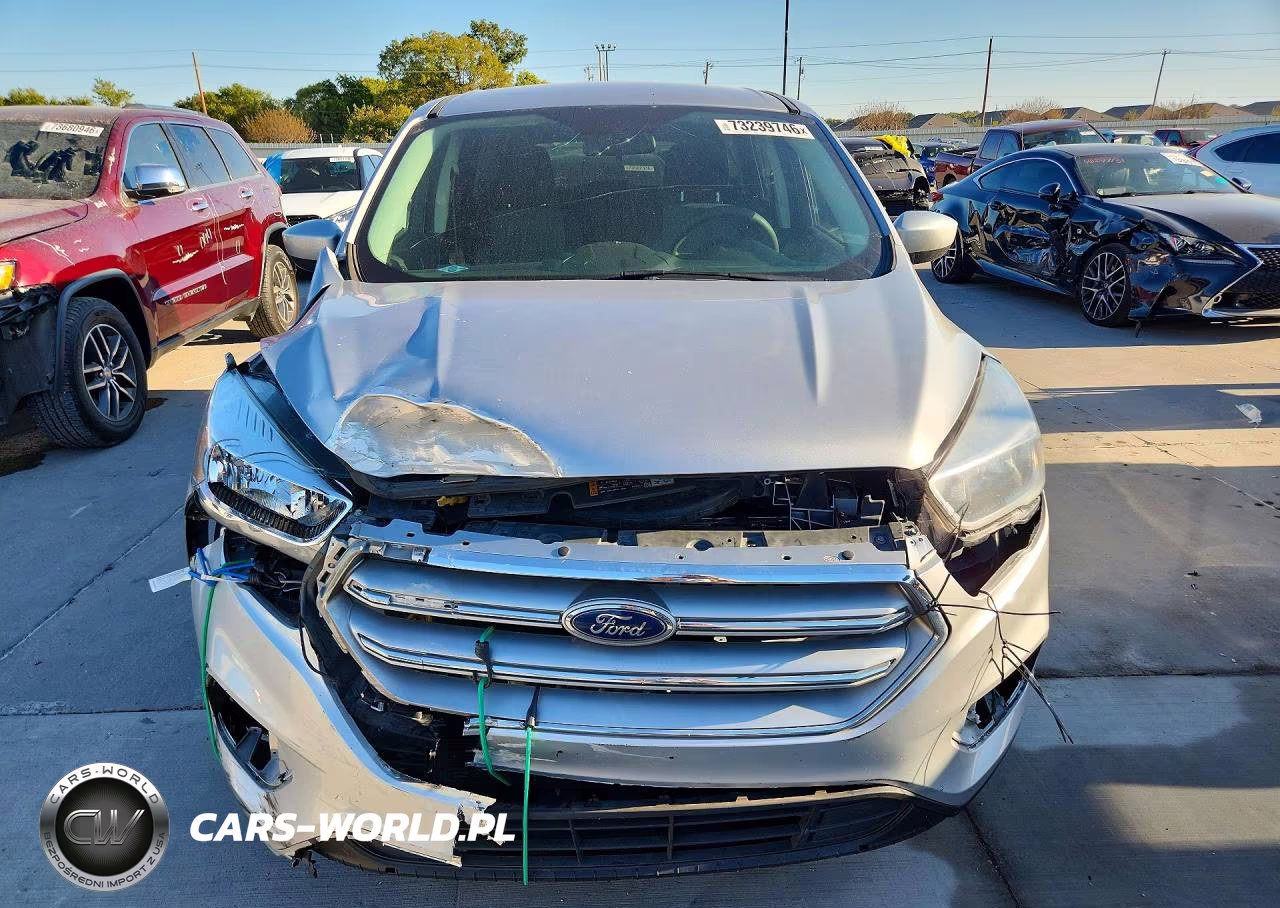 2017 Ford Escape Se VIN:1FMCU0GD3HUD83104 - 5