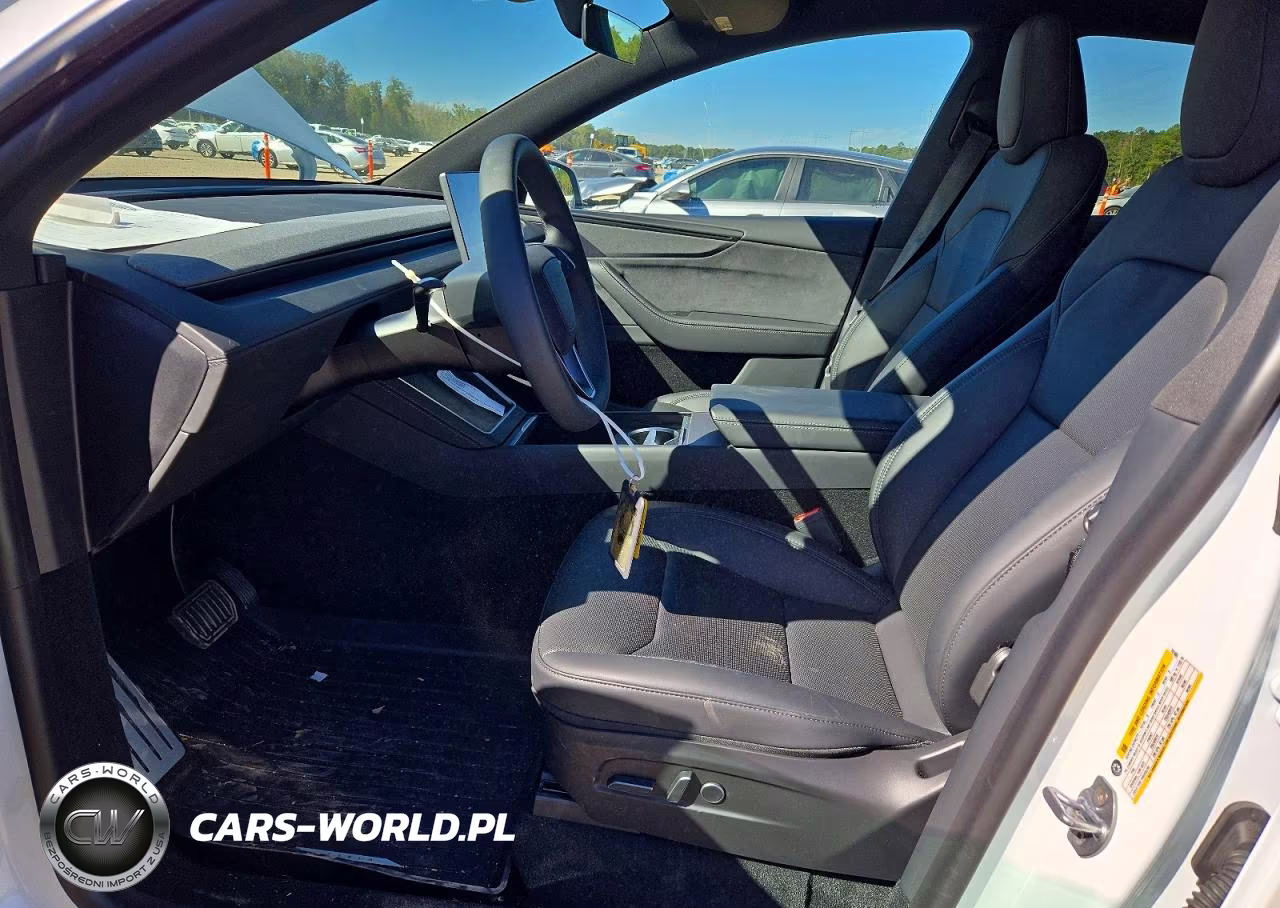 2026 Tesla Model Y VIN:7SAYGDED5TA701060 - 7