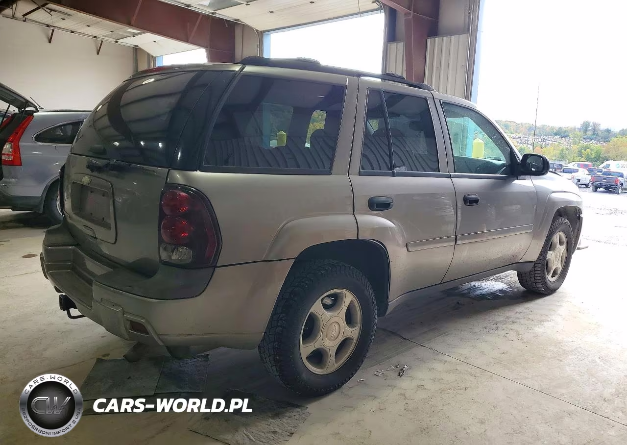 2006 Chevrolet Trailblazer Ls VIN:1GNDT13S262328357 - 3