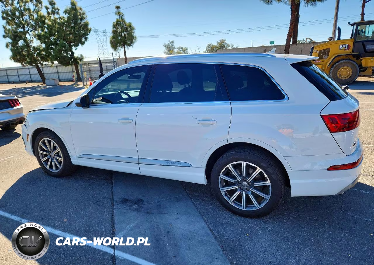 2017 Audi Q7 Premium VIN:WA1AAAF75HD012090 - 2