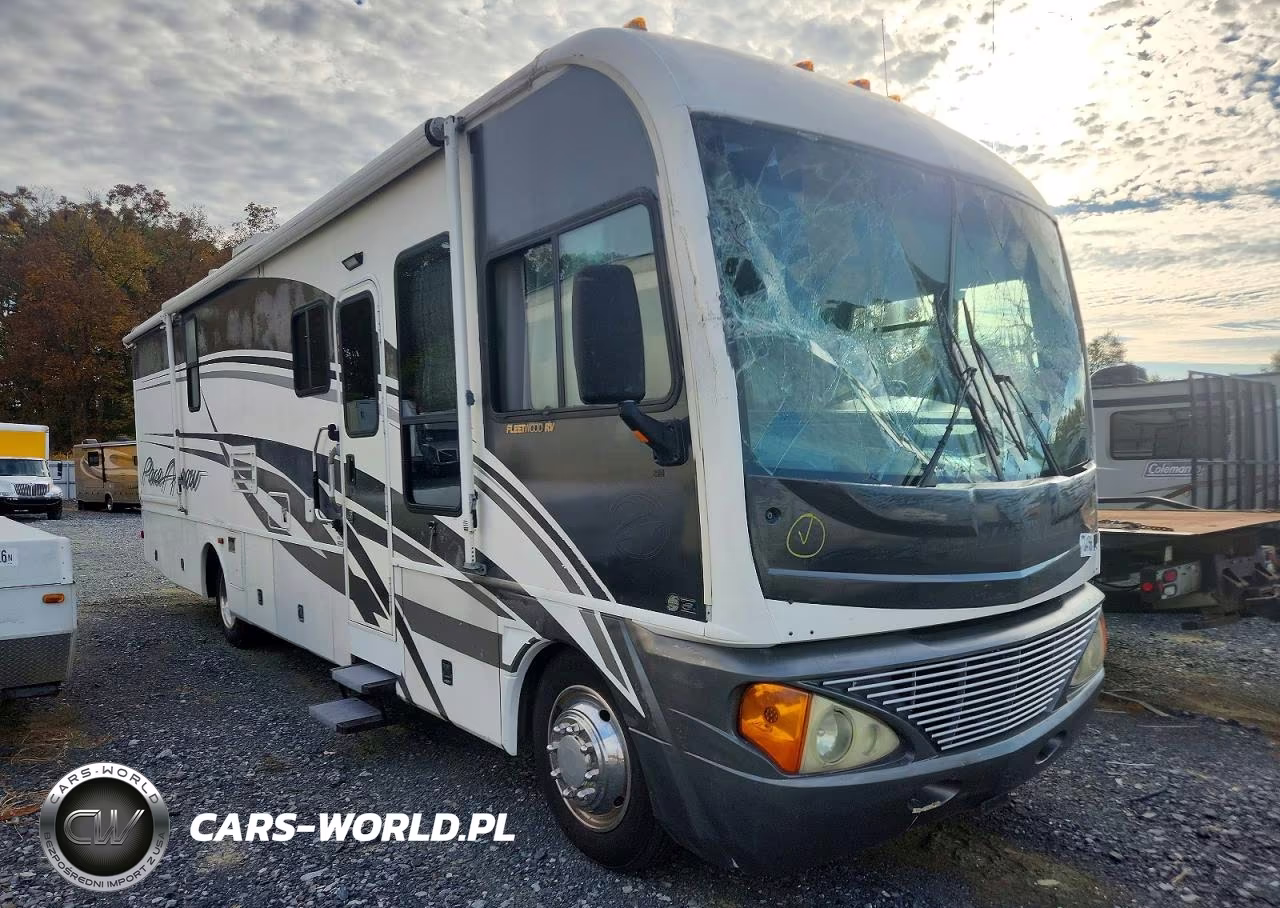 2004 Workhorse Custom Chassis Motorhome Chassis W22