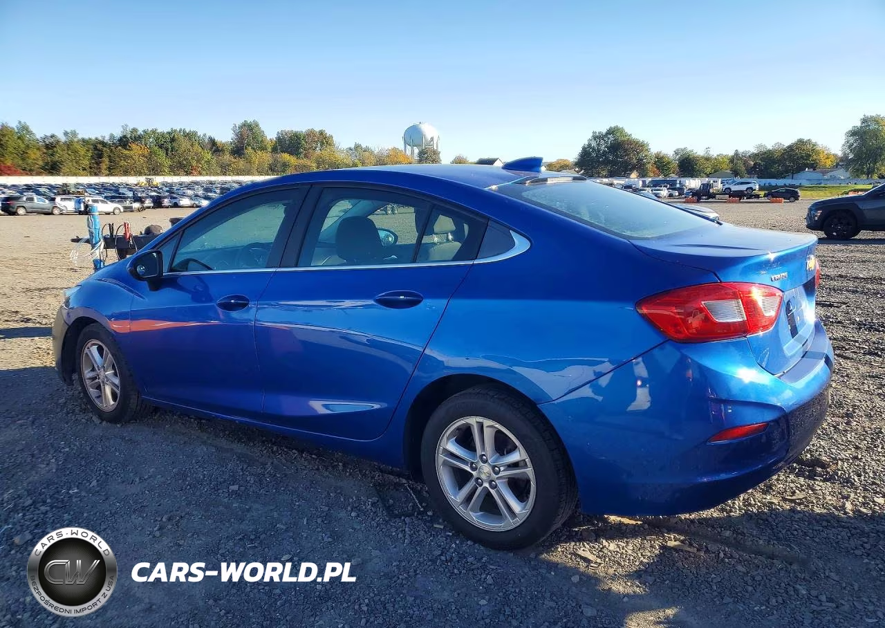 2018 Chevrolet Cruze Lt VIN:1G1BE5SMXJ7100888 - 2