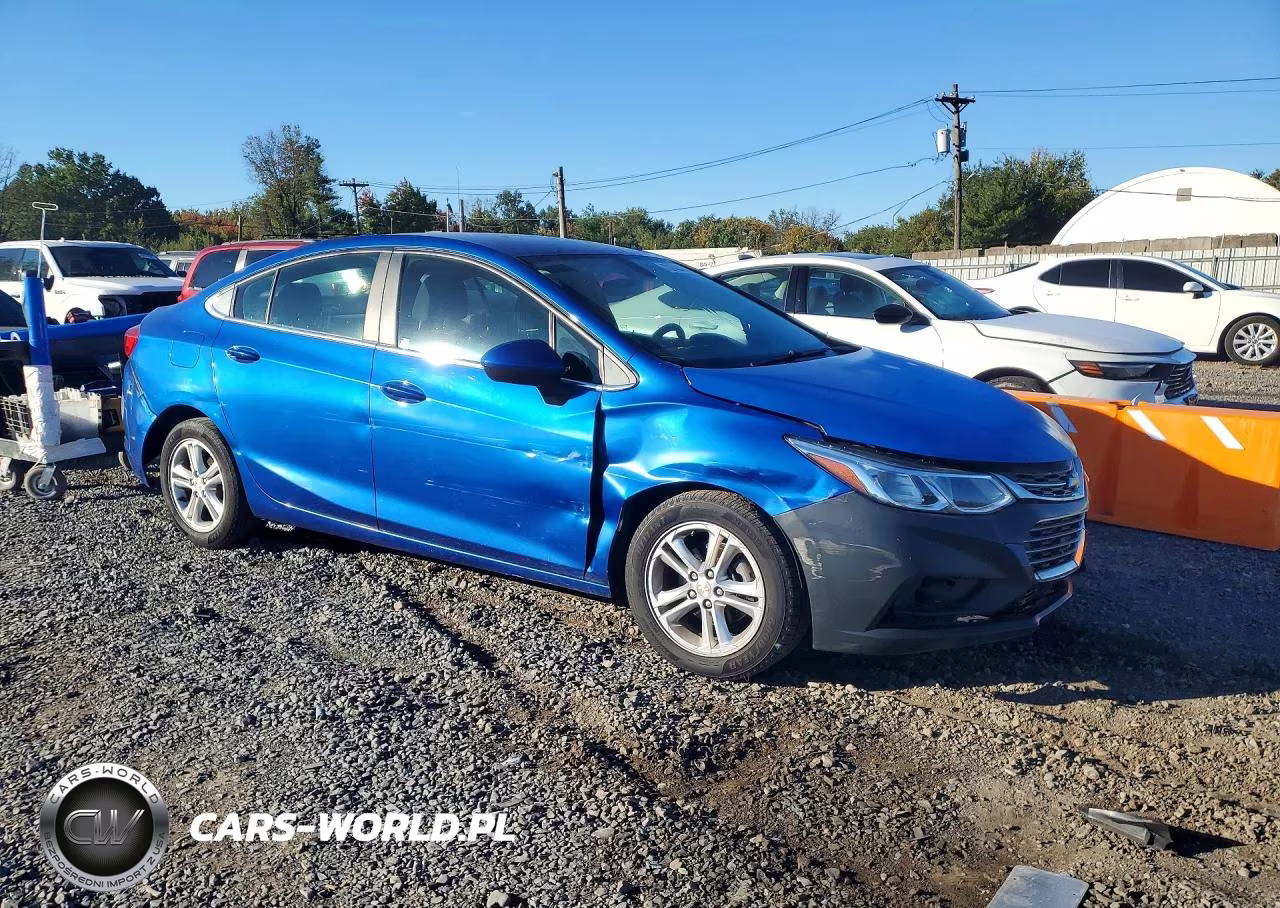 2018 Chevrolet Cruze Lt VIN:1G1BE5SMXJ7100888 - 4
